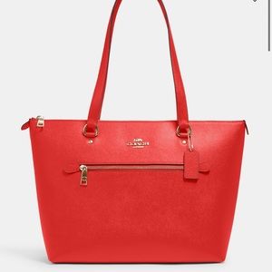 Coach Gallery Tote
IM/Miami Red